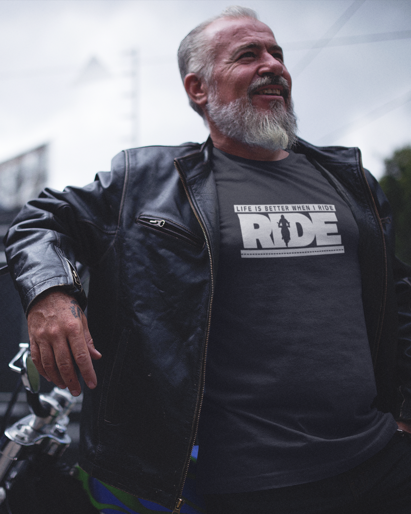 Life is Better When I Ride टी-शर्ट